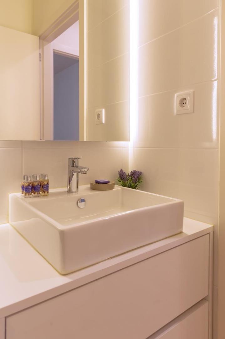 Guestready - Catorze De Outubro Houses II Вила-Нова-ди-Гая Экстерьер фото
