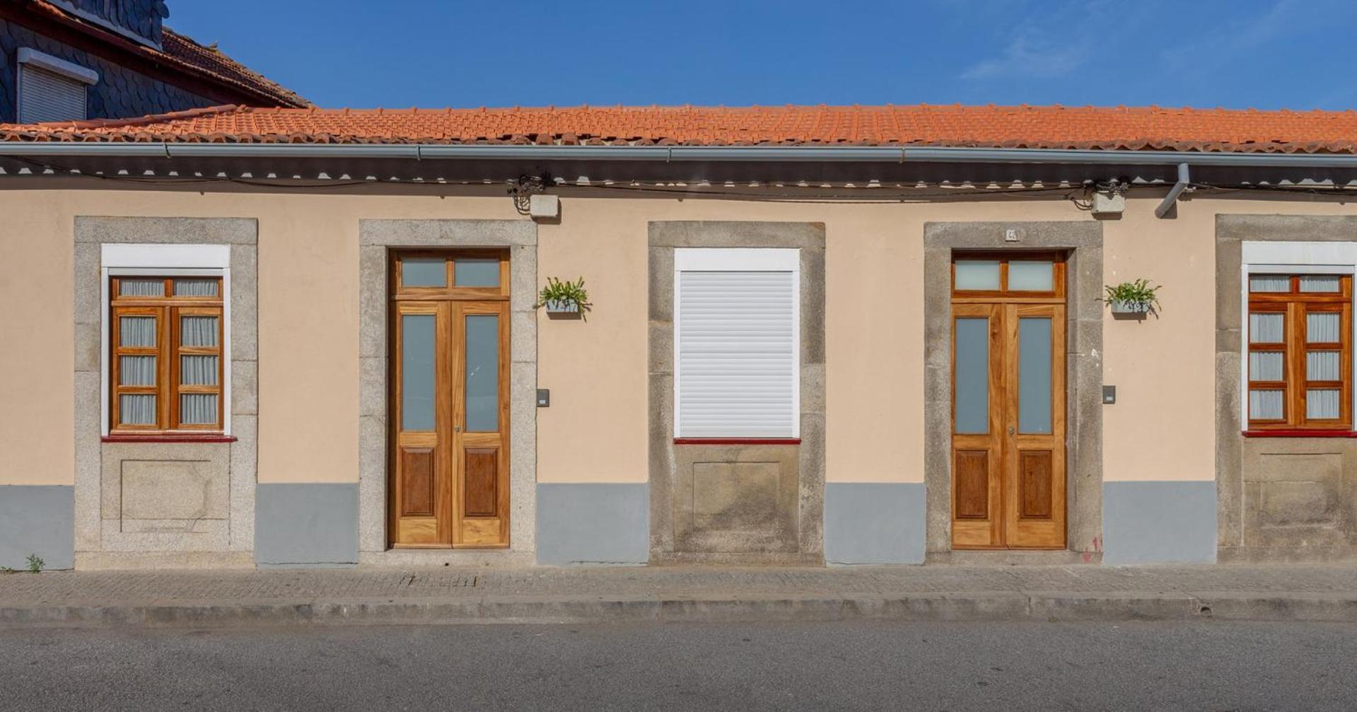 Guestready - Catorze De Outubro Houses II Вила-Нова-ди-Гая Экстерьер фото